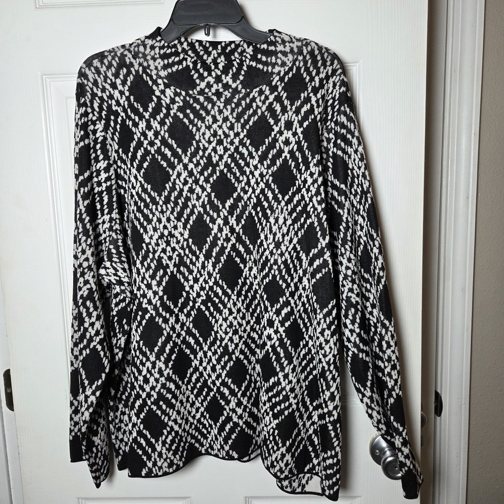 Investments sz 3X blk/wht stretch knit long slv geo print top NWT casual career